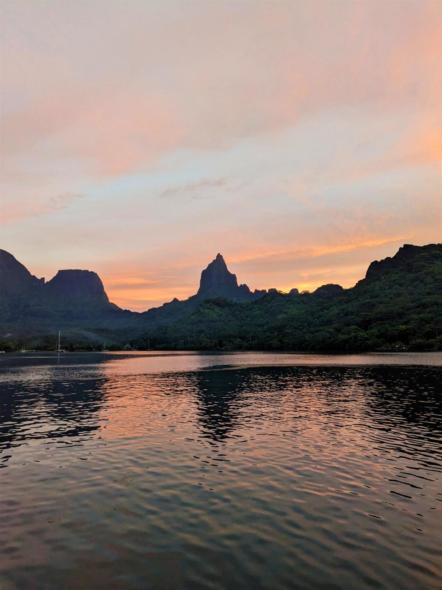 2 Nuits Insolites & 1 Excursion Voile A Bord Du Voilier Mori Ora Moorea Dış mekan fotoğraf